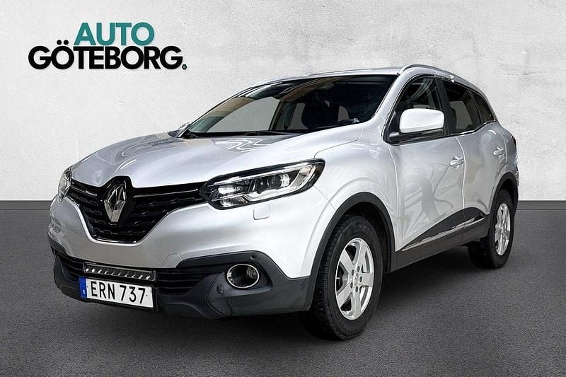 Silver Begagnad 2015 Renault Kadjar LIMITED SUV | 104 900 kr (Bra pris) - Bild 1/4