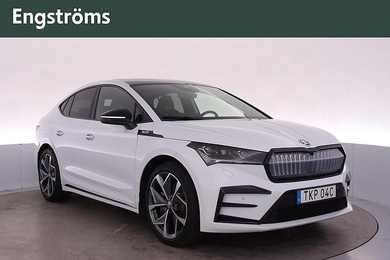 Vit Begagnad 2023 Skoda Enyaq iV RS SUV | 409 000 kr (Marknadspris) - Bild 1/4