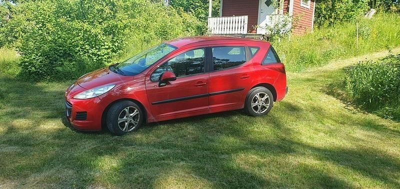 Röd Begagnad 2010 Peugeot 207 Kombi | 25 900 kr (Bra pris) - Bild 1/1