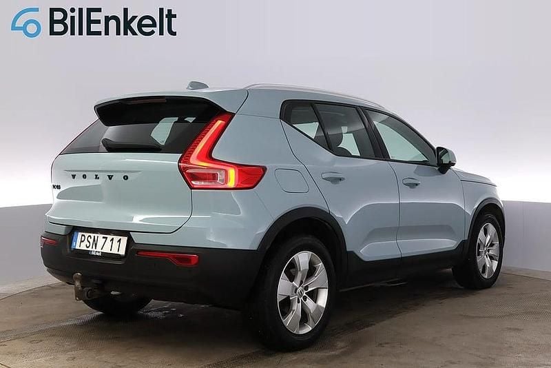 Begagnad Volvo XC40 Momentum 150 HK (110 kW) 2018 Blå SUV