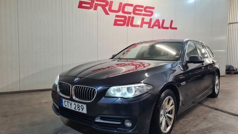 Grå Begagnad 2014 BMW 520 Kombi | 156 900 kr (Marknadspris) - Bild 1/4