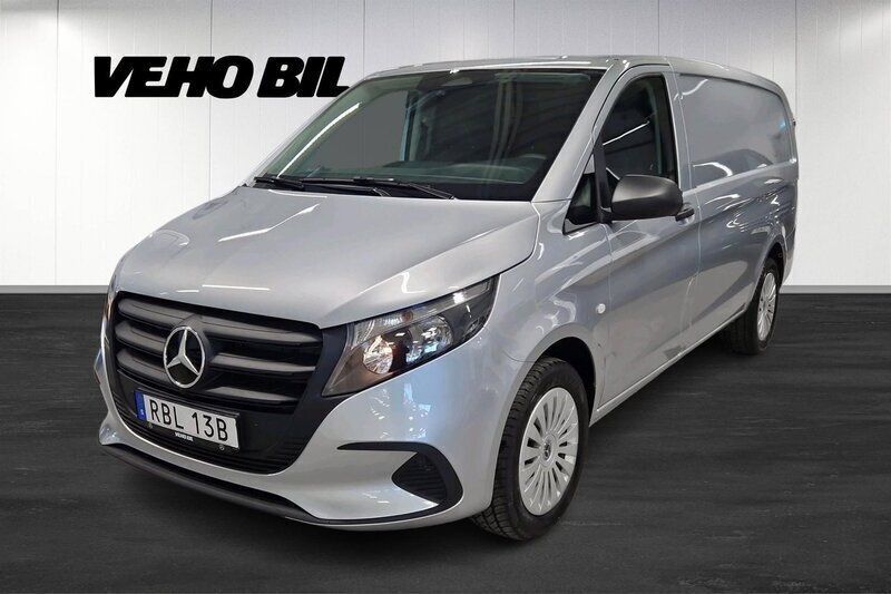 Silver Ny 2025 Mercedes Vito Minibuss | 531 125 kr (Bra pris) - Bild 1/4
