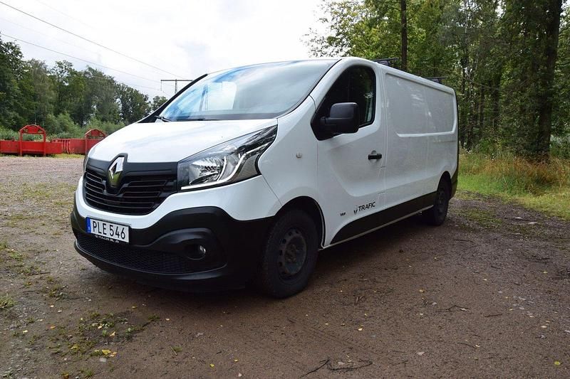 Vit Begagnad 2017 Renault Trafic Van | 89 900 kr (Marknadspris) - Bild 1/4