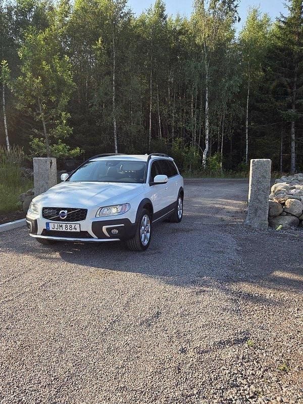 Vit Begagnad 2016 Volvo XC70 SUV | 159 000 kr (Bra pris) - Bild 1/4