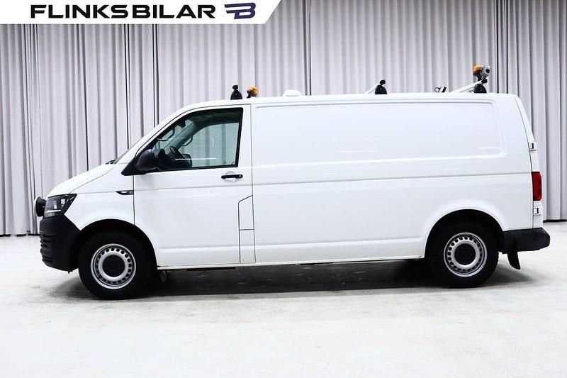 Vit Begagnad 2018 VW T6 Van | 198 750 kr (Marknadspris) - Bild 1/4