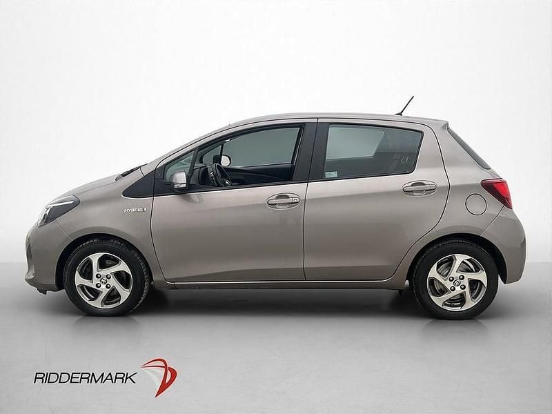 Begagnad Toyota Yaris 75 HK (55 kW) 2014 Brun Halvkombi