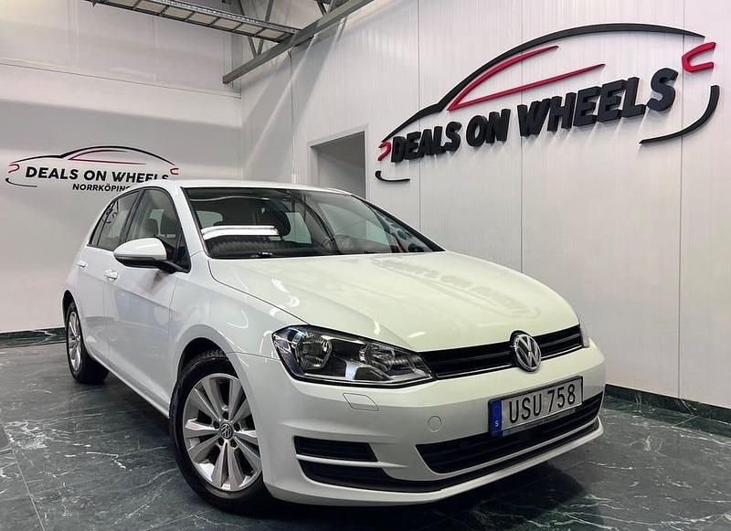 Vit Begagnad 2014 VW Golf VII Halvkombi | 79 900 kr (Marknadspris) - Bild 1/4