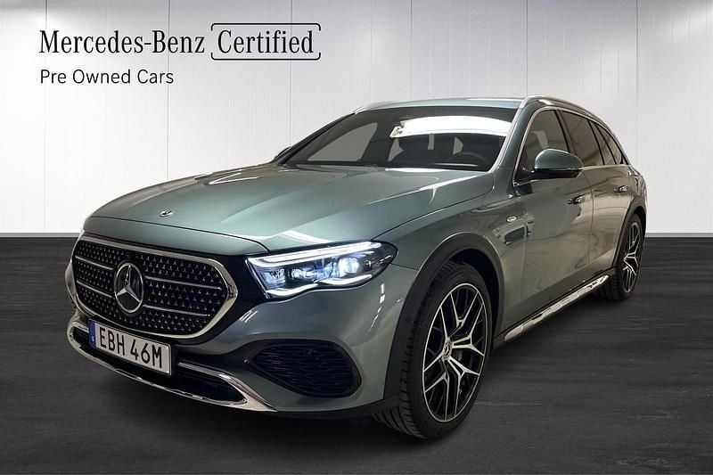 Begagnad Mercedes E300 317 HK (233 kW) 2025 Grön SUV