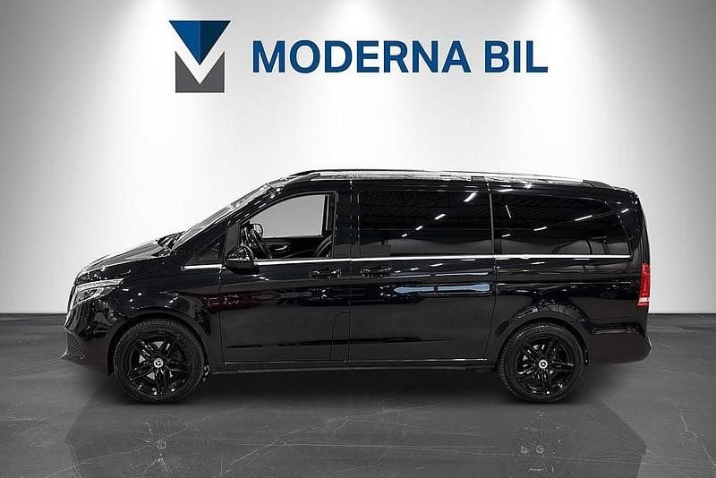 Begagnad Mercedes V300 Avantgarde 239 HK (175 kW) 2019 Svart Minibuss