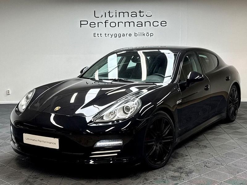 Svart Begagnad 2012 Porsche Panamera 4 Sedan | 229 000 kr (Dyr) - Bild 1/4