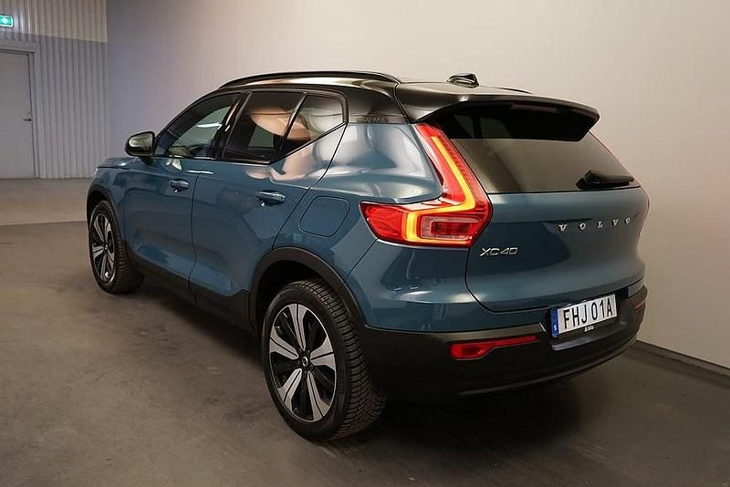 Begagnad Volvo XC40 Ultimate 185 kW (252 HK) 2022 Blå SUV