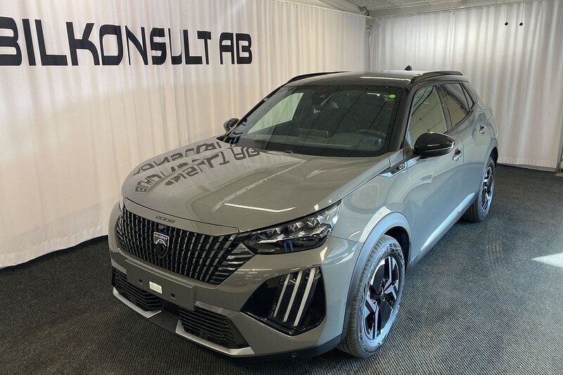 Grå (grå selenium) Ny 2025 Peugeot 2008 GT SUV | 349 900 kr (Dyr) - Bild 1/4