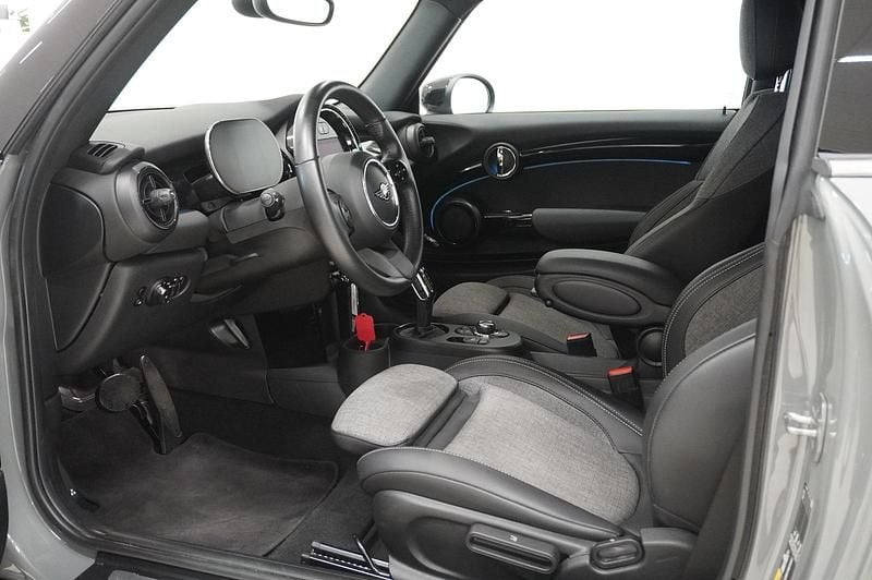 Begagnad Mini Cooper SE 2023 Grå Halvkombi