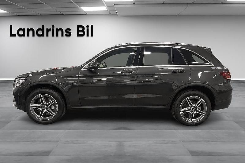 Begagnad Mercedes GLC300e AMG line 320 HK (235 kW) 2022 Grå SUV