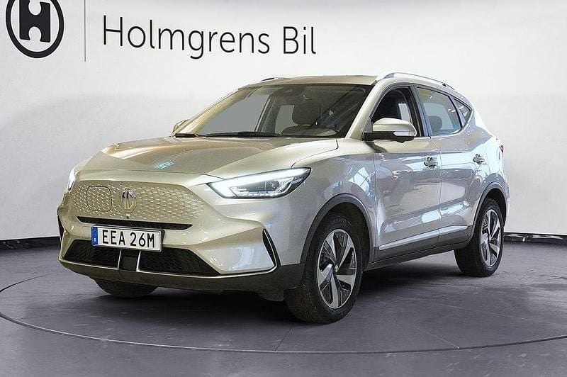 Grå Begagnad 2021 MG ZS Luxury SUV | 224 900 kr (Marknadspris) - Bild 1/4