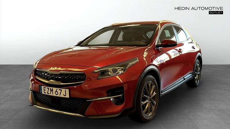 Röd (red) Begagnad 2022 Kia XCeed Advance SUV | 232 900 kr (Marknadspris) - Bild 1/4