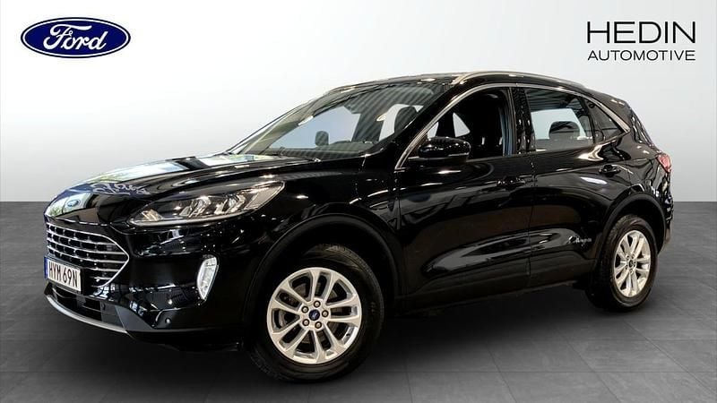 Svart (black) Begagnad 2022 Ford Kuga Titanium SUV | 244 900 kr (Marknadspris) - Bild 1/4