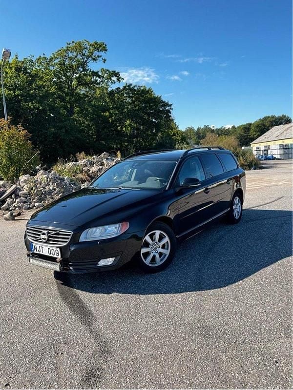 Svart Begagnad 2014 Volvo V70 Kombi | 84 900 kr (Bra pris) - Bild 1/4