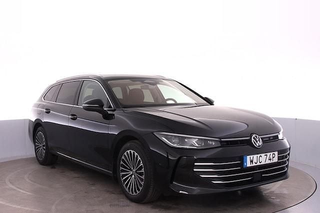 Svart Begagnad 2024 VW Passat Elegance Kombi | 359 000 kr (Marknadspris) - Bild 1/4