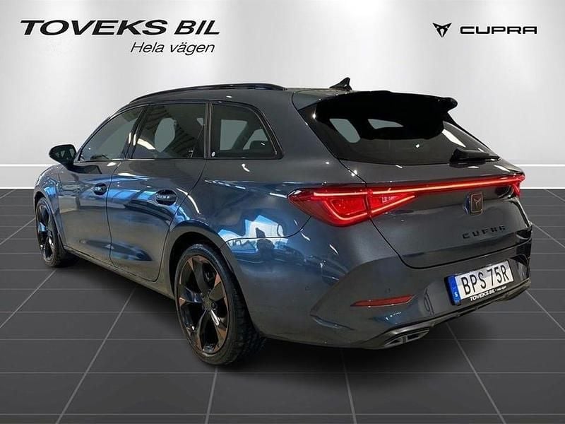 Begagnad Cupra Leon 150 HK (110 kW) 2023 Grå