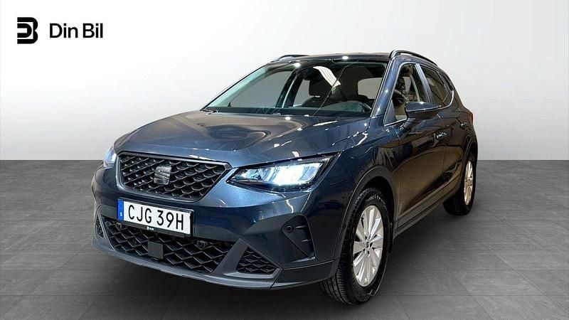 Mörkgrå Begagnad 2022 Seat Arona Style SUV | 194 900 kr (Marknadspris) - Bild 1/4