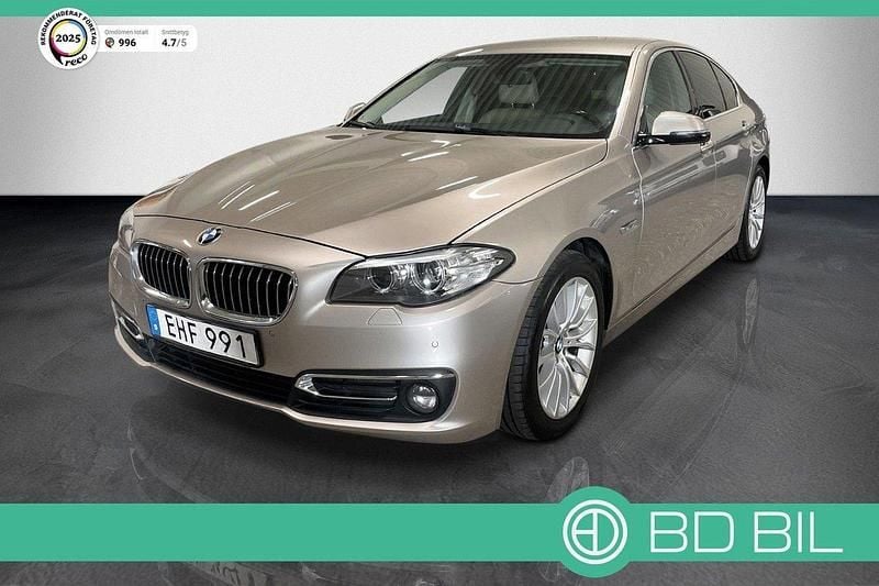 Silver (cashmere silvermetallic) Begagnad 2014 BMW 528 Luxury Line Sedan | 159 900 kr (Marknadspris) - Bild 1/3