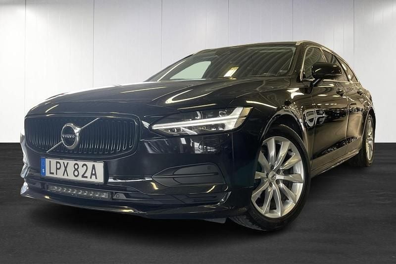 Svart (black) Begagnad 2019 Volvo V90 Momentum Kombi | 299 900 kr (Lite dyr) - Bild 1/4