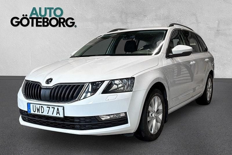 Vit Begagnad 2020 Skoda Octavia Ambition Kombi | 149 900 kr (Superpris) - Bild 1/4