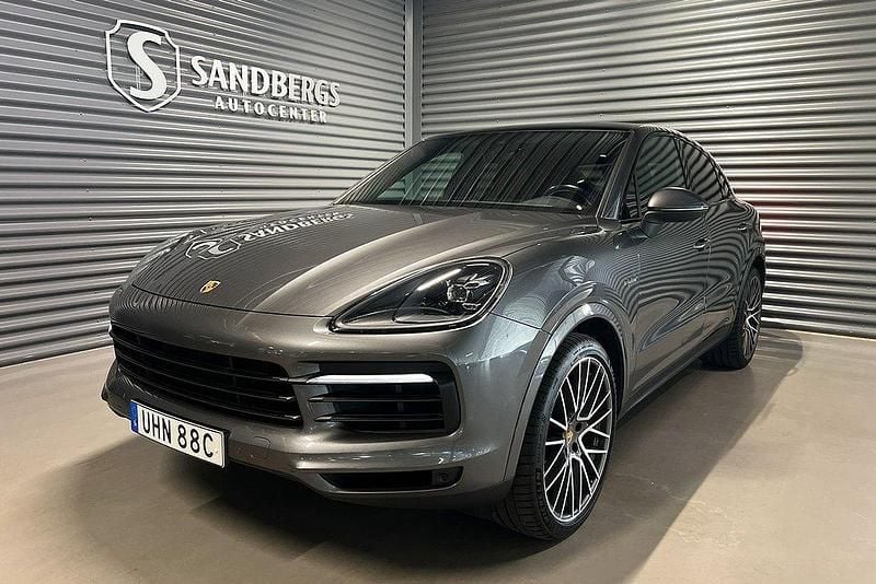 Mörkgrå Begagnad 2021 Porsche Cayenne SUV | 739 500 kr (Lite dyr) - Bild 1/4