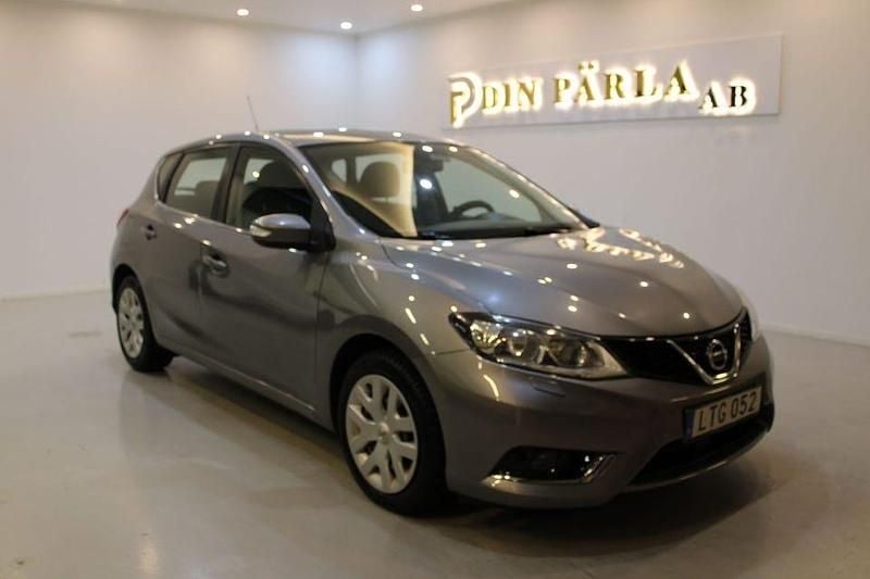 Grå Begagnad 2015 Nissan Pulsar Halvkombi | 44 900 kr (Bra pris) - Bild 1/4