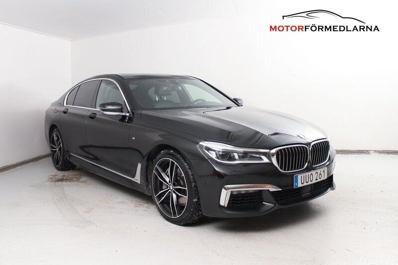 Svart Begagnad 2019 BMW 750 M Sport Sedan | 489 000 kr (Dyr) - Bild 1/4