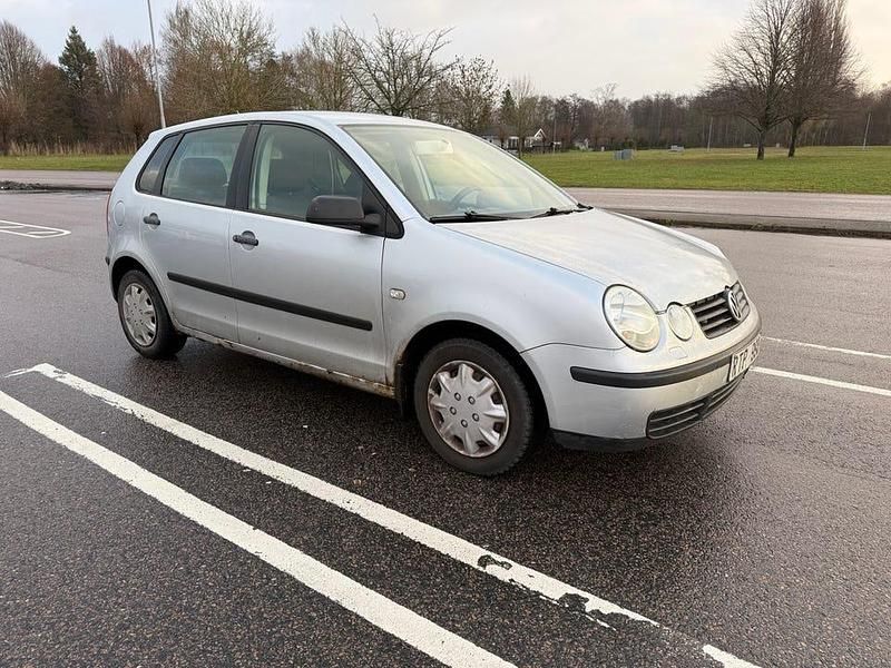 Begagnad 2003 VW Polo Halvkombi | 12 000 kr (Marknadspris) - Bild 1/2