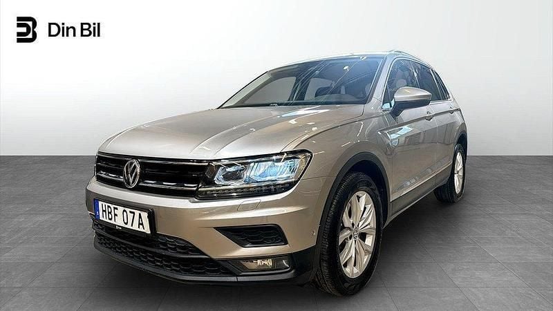 Grå (tungsten silver metallic) Begagnad 2019 VW Tiguan Executive SUV | 299 900 kr (Marknadspris) - Bild 1/4