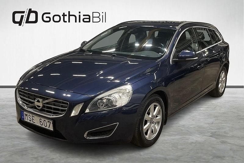 Begagnad Volvo V60 Momentum 116 HK (85 kW) 2012 Blå Kombi