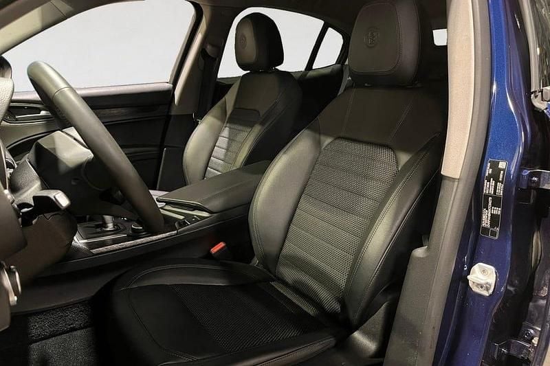 Begagnad Alfa Romeo Stelvio Super 201 HK (147 kW) 2019 Blå SUV