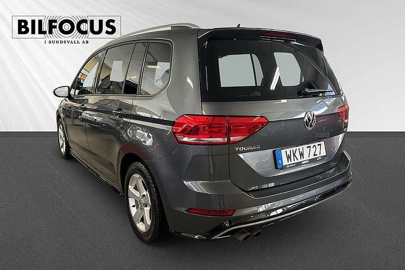 Begagnad VW Touran 150 HK (110 kW) 2017 Brun Minibuss