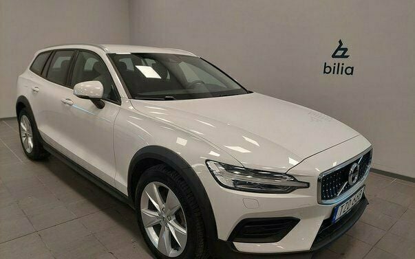 Vit Begagnad 2020 Volvo V60 CC Kombi | 359 000 kr (Marknadspris) - Bild 1/1
