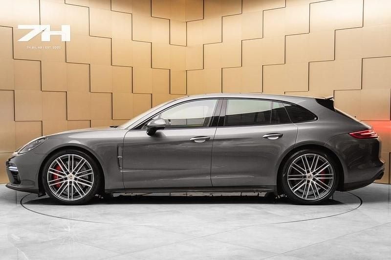 Begagnad Porsche Panamera Turbo Sport Turismo 549 HK (403 kW) 2018 Grå Sedan