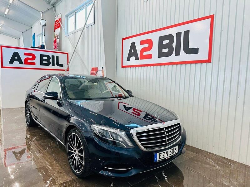 Mörkblå (blå) Begagnad 2014 Mercedes S350 Sedan | 339 900 kr (Bra pris) - Bild 1/4
