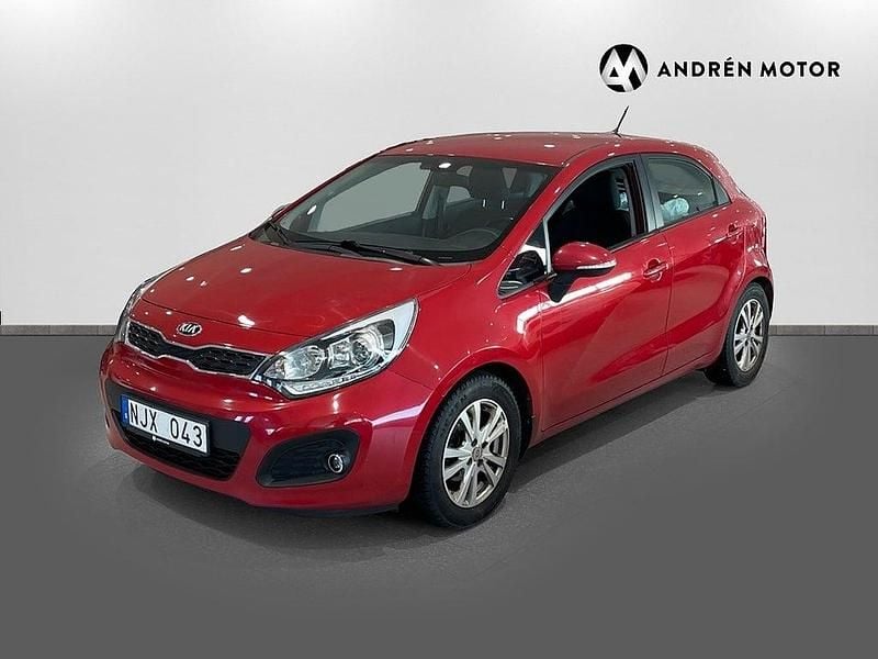 Röd Begagnad 2013 Kia Rio Comfort Halvkombi | 69 900 kr (Bra pris) - Bild 1/4