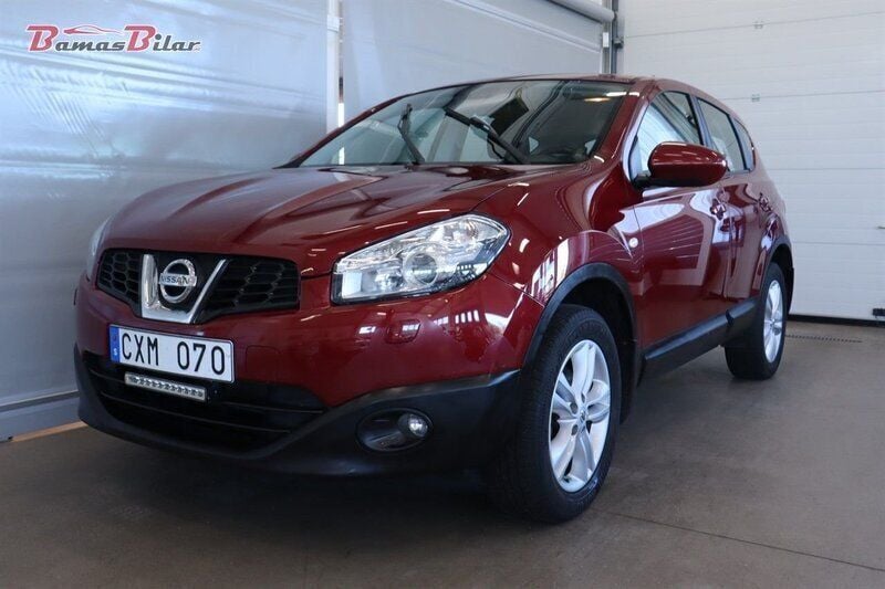 Röd Begagnad 2013 Nissan Qashqai SUV | 89 900 kr (Lite dyr) - Bild 1/4