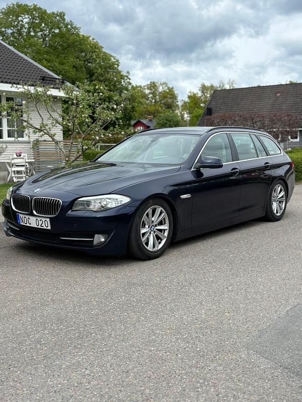 Begagnad 2013 BMW 520 Kombi | 97 000 kr (Bra pris) - Bild 1/3