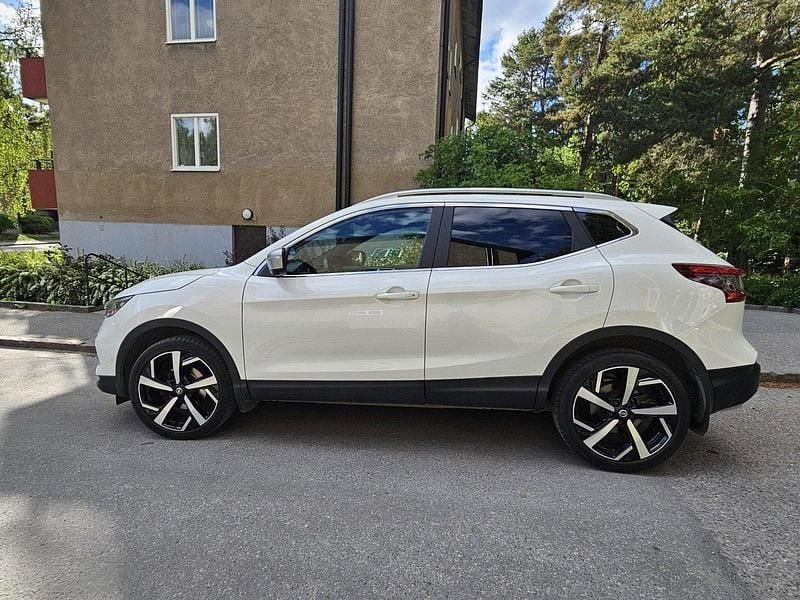 Vit Begagnad 2018 Nissan Qashqai 360º SUV | 185 000 kr (Lite dyr) - Bild 1/4