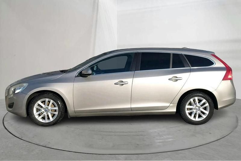 Begagnad Volvo V60 115 HK (84 kW) 2013 Ljusbrun Kombi