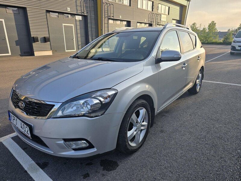 Silver Begagnad 2011 Kia Ceed Sportswagon Kombi | 49 000 kr (Superpris) - Bild 1/4