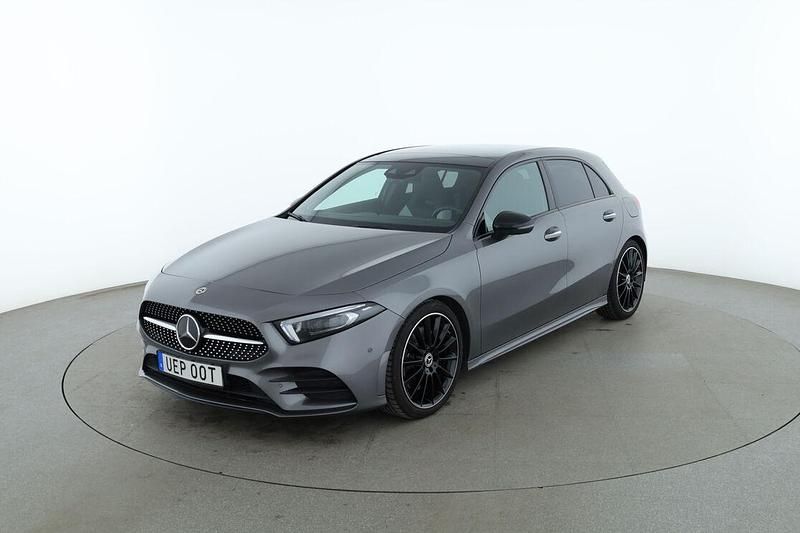 Grå Begagnad 2020 Mercedes A250 AMG line | 341 000 kr (Marknadspris) - Bild 1/3