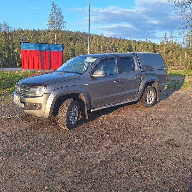 Grå Begagnad 2012 VW Amarok Highline Pickup | 119 000 kr (Superpris) - Bild 1/4