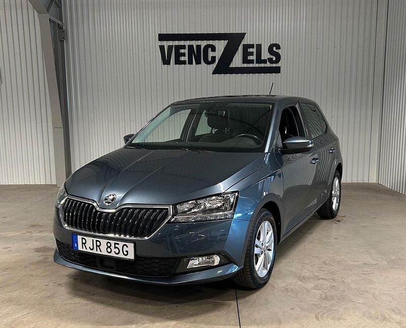 Mörkgrå Begagnad 2019 Skoda Fabia Style Halvkombi | 159 000 kr (Marknadspris) - Bild 1/4