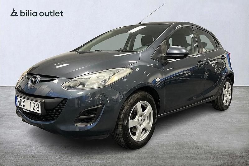 Grå Begagnad 2012 Mazda 2 Halvkombi | 54 900 kr (Marknadspris) - Bild 1/3