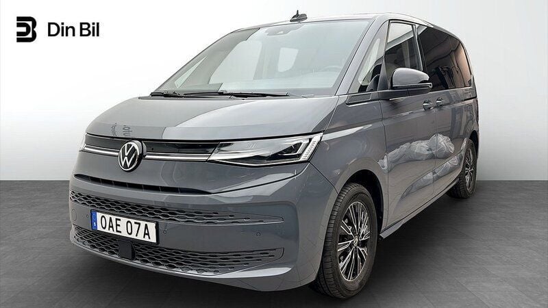 Grå (pure grey) Begagnad 2024 VW T7 Life Van | 629 900 kr - Bild 1/4